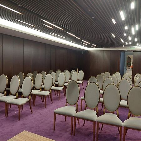 Hotel Cubix Braşov Eksteriør bilde