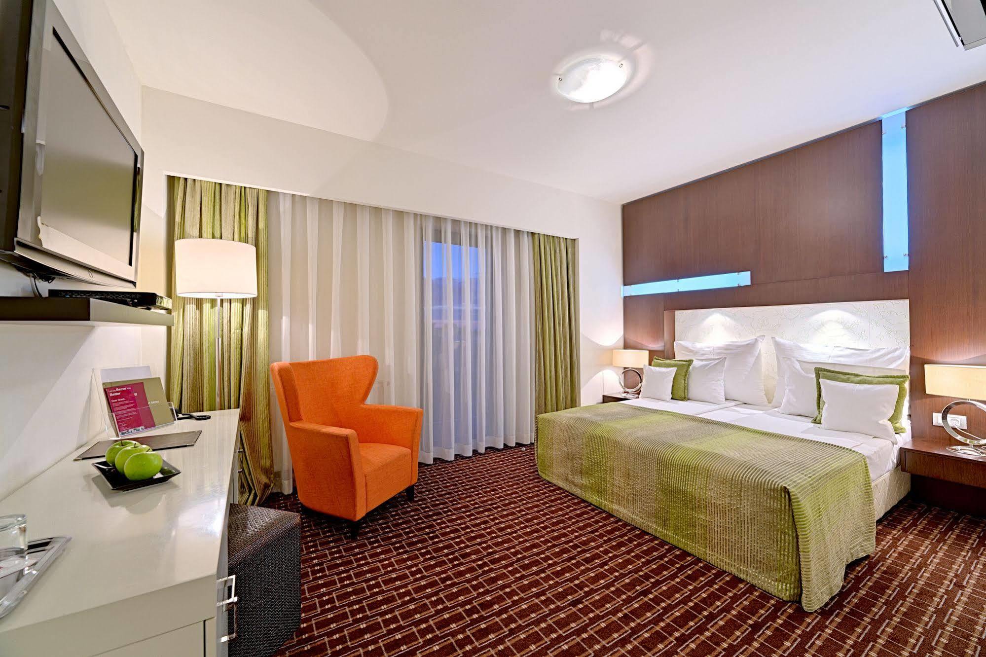 Hotel Cubix Braşov Eksteriør bilde