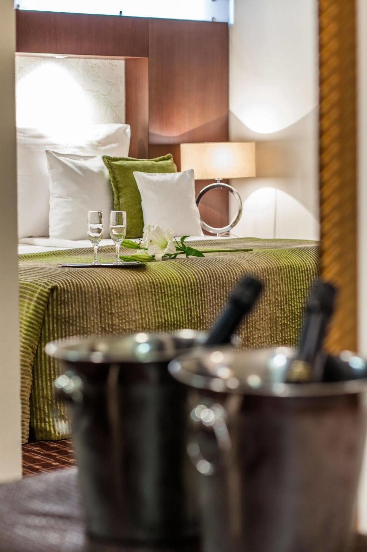Hotel Cubix Braşov Eksteriør bilde