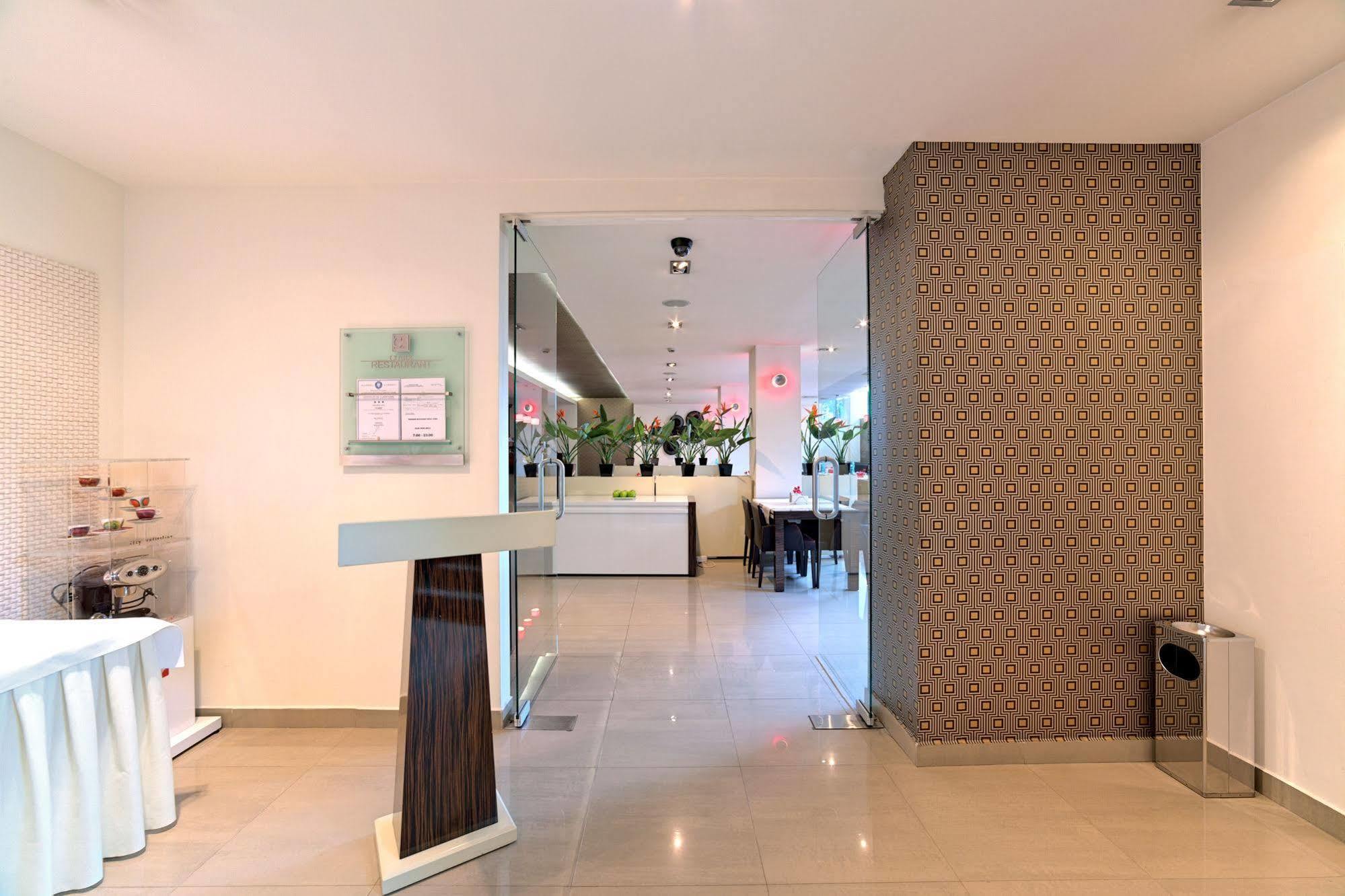 Hotel Cubix Braşov Eksteriør bilde